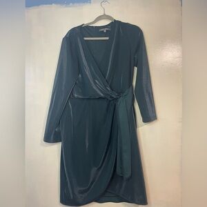 Julia Jordan Women’s green shiny faux wrap dress size 16 lined holidays formal